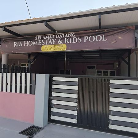 Ria Homestay & Kolam ألور سيتار المظهر الخارجي الصورة